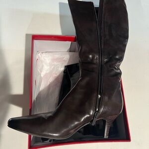 Elegant Brown Leather Women's Boots